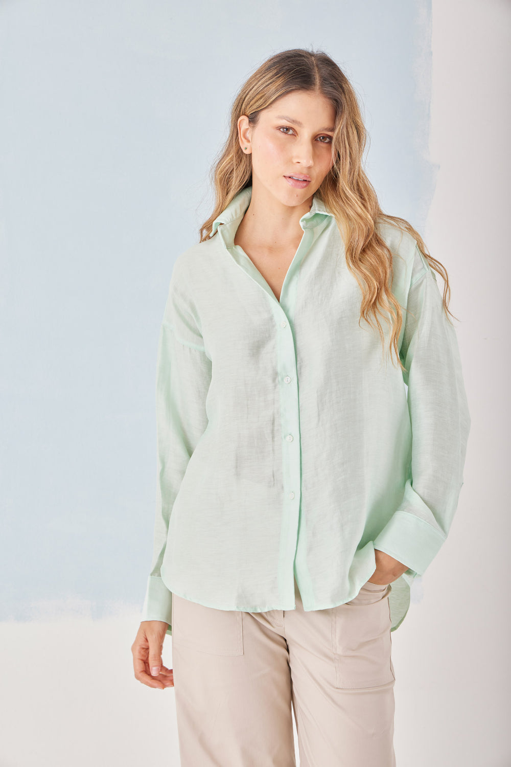 Camisa Forto — camisa de lino tencel, fondo de armario que combina con todo. ANARIAS Atelier