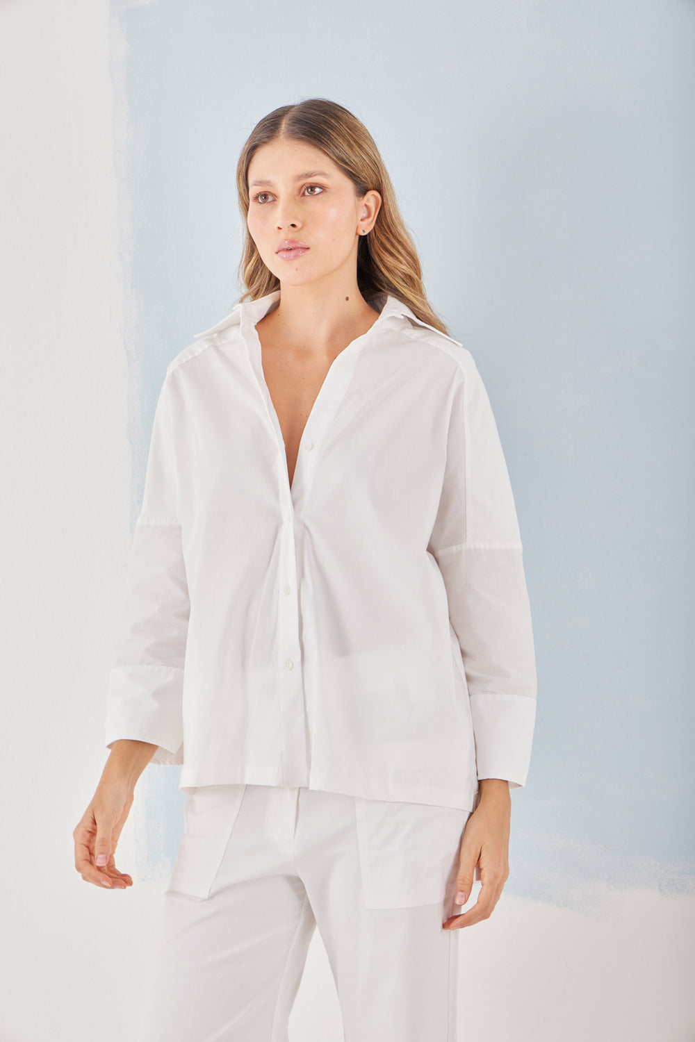 Camisa Método en cotton — camisa oversize, manga tres cuartos con abertura. ANARIAS Atelier
