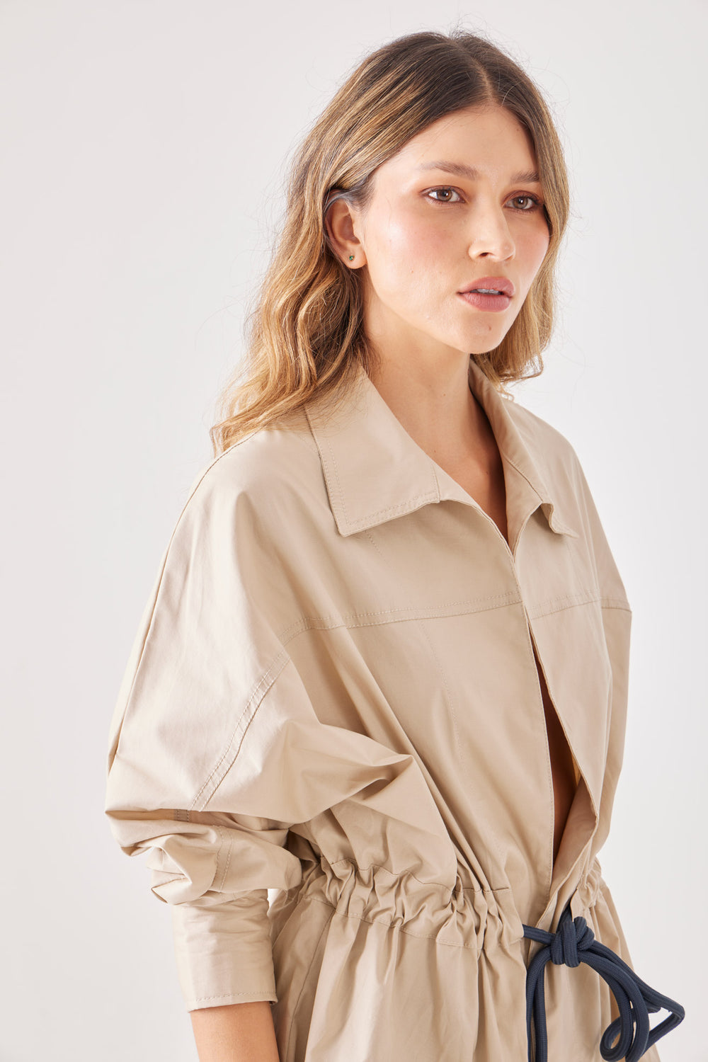Chaqueta Basta — chaqueta liviana tipo camisa, hace set con el pantalón de la colección. ANARIAS Atelier