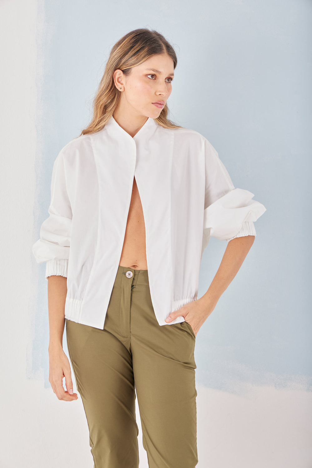 Pantalón Mirador — pantalón al tobillo de tiro medio, silueta limpia de sastrería. ANARIAS Atelier