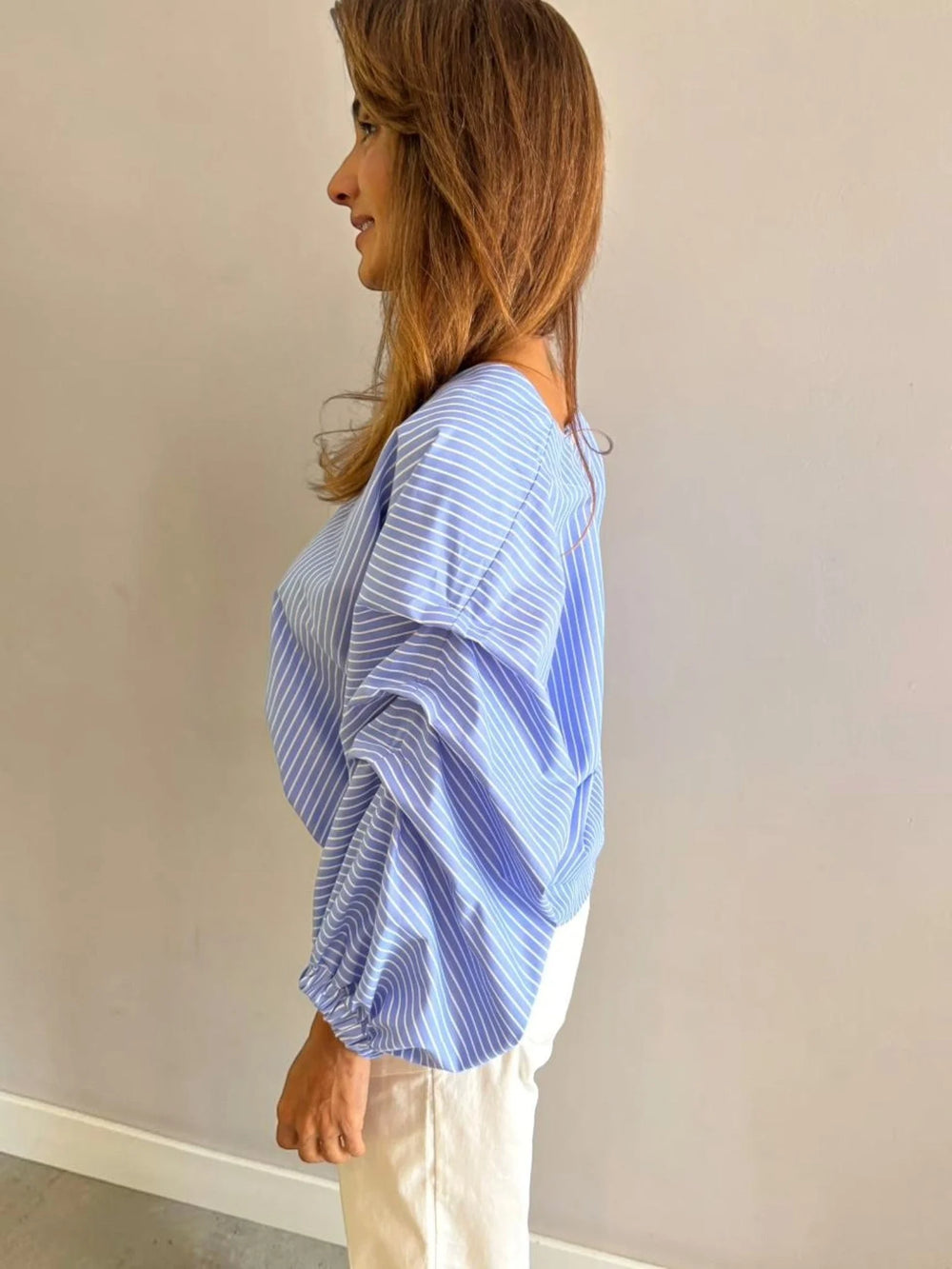 Camisa Periplo ANARIAS Atelier — look completo de frente, colección LATIDO