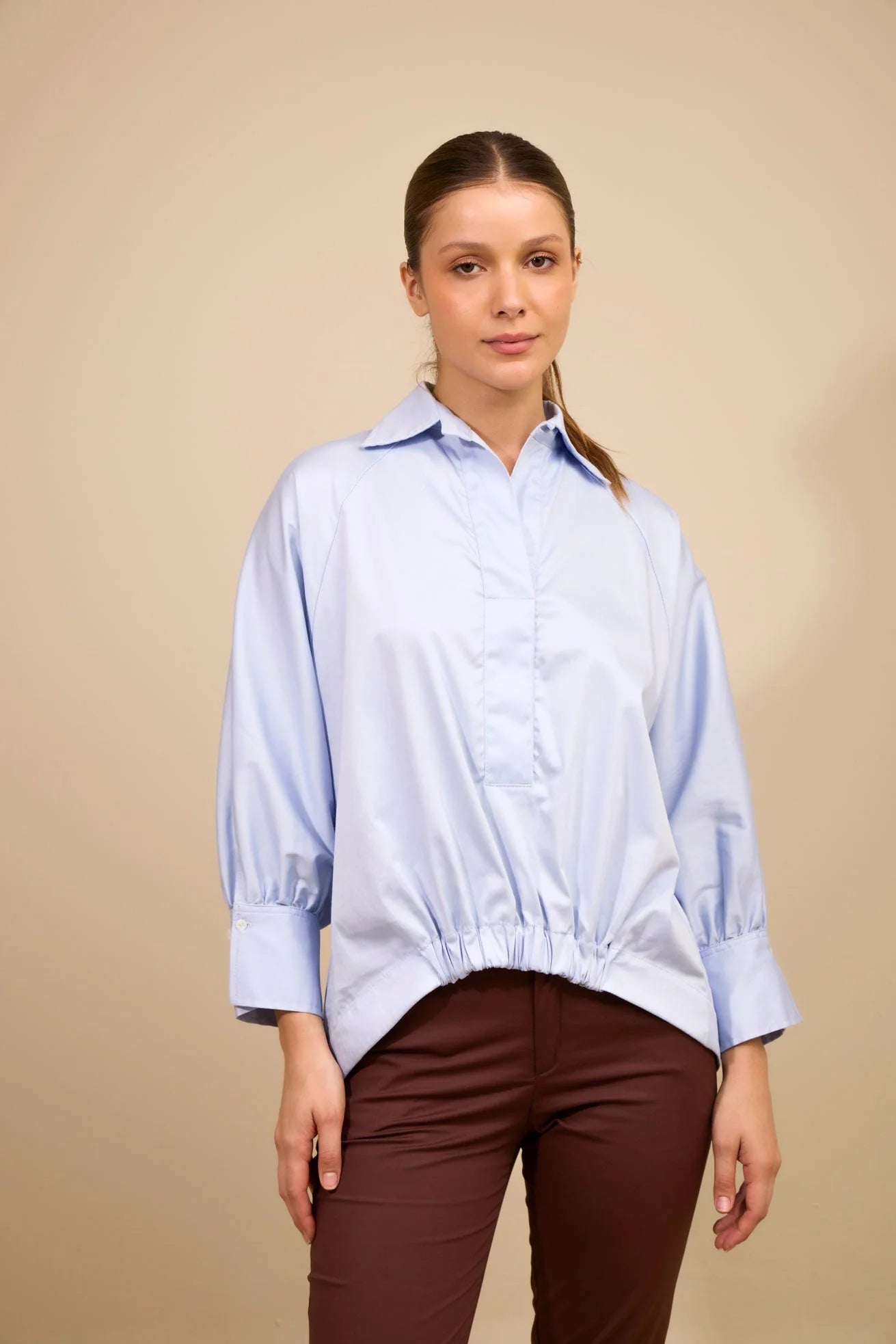 Camisa Rumbo ANARIAS Atelier — look completo color Sky Blue, talla SM