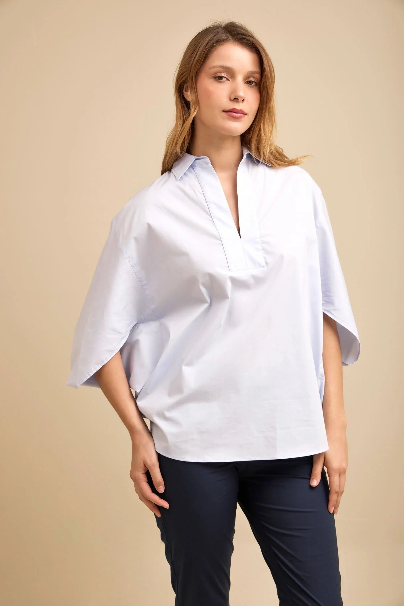 Camisa Ruta ANARIAS Atelier en Ivory — vista frontal completa sobre fondo neutro