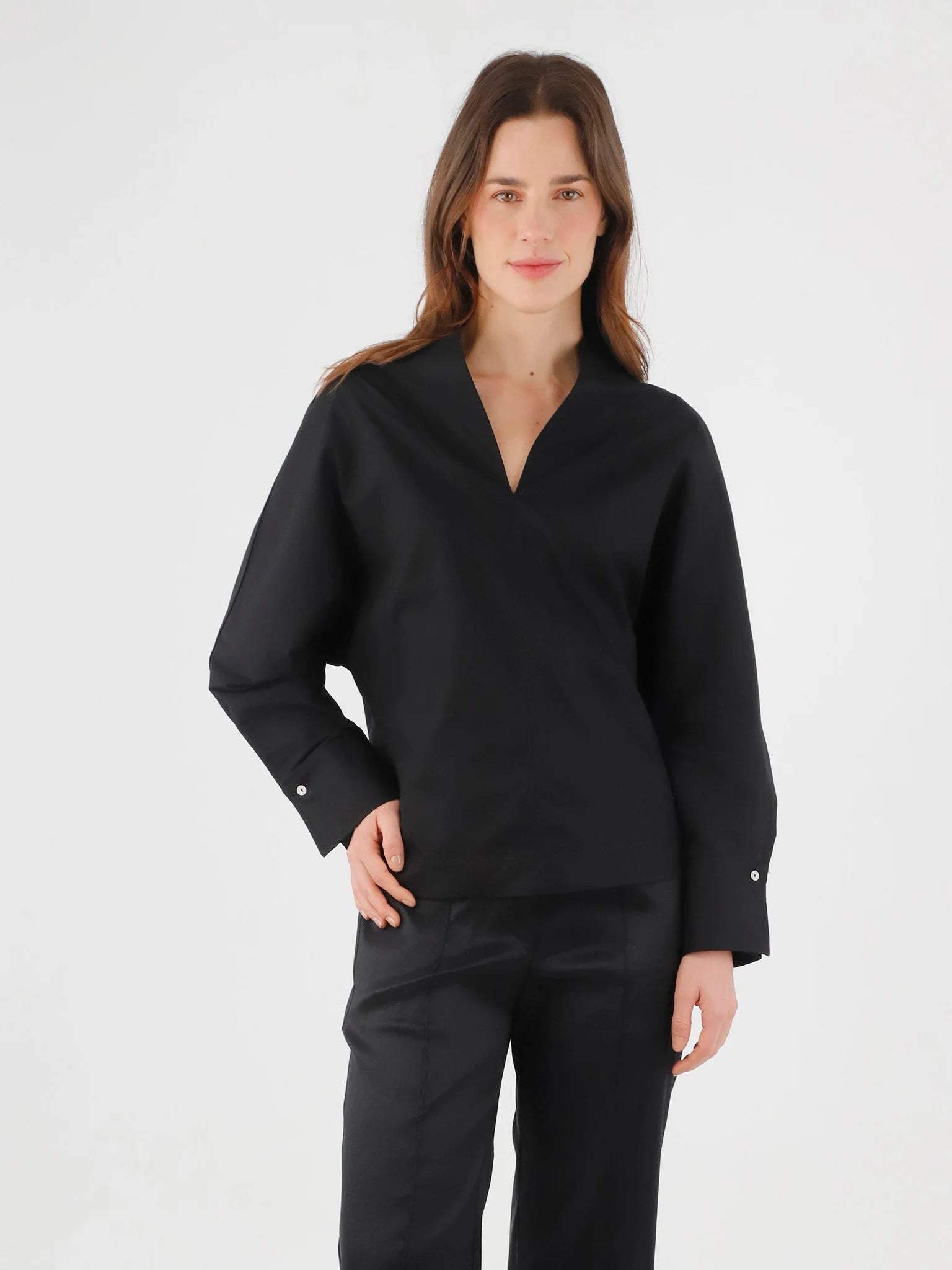 Camisa Sirio ANARIAS Atelier — look completo con falda tono a tono, set colección Twilight
