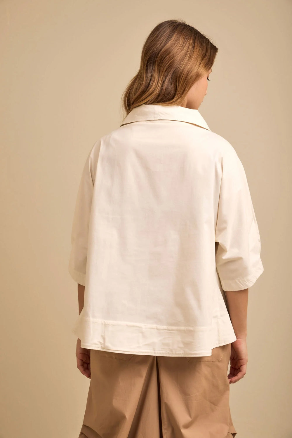 Chaqueta Expedición ANARIAS Atelier en Chocolate — detalle de tejido y acabado