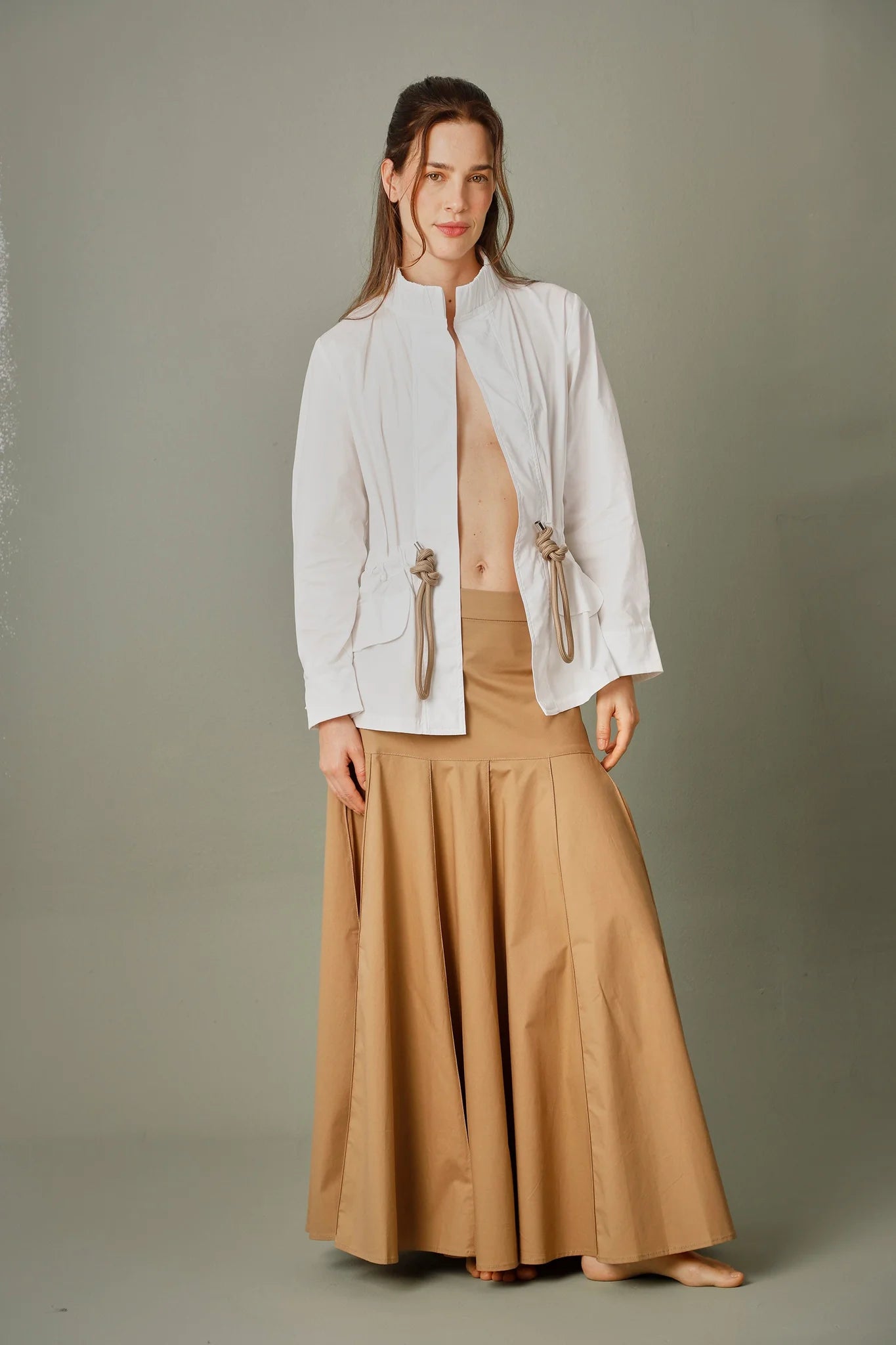 Falda Mareas ANARIAS Atelier — vista frontal, silueta larga campana con nesgas