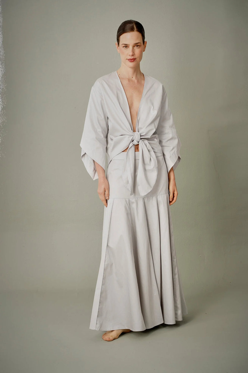 Kimono Canopus ANARIAS Atelier en Black — detalle de corte y caída del tejido