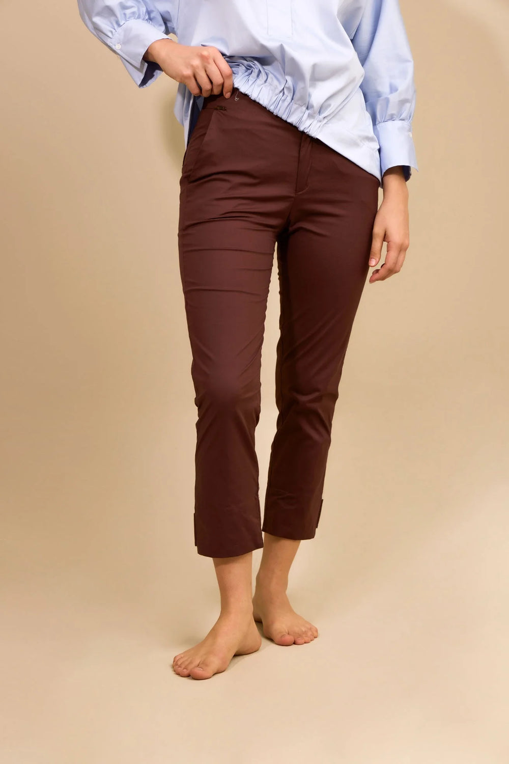 Pantalón Mirador ANARIAS Atelier en chocolate — vista completa, bota recta al tobillo