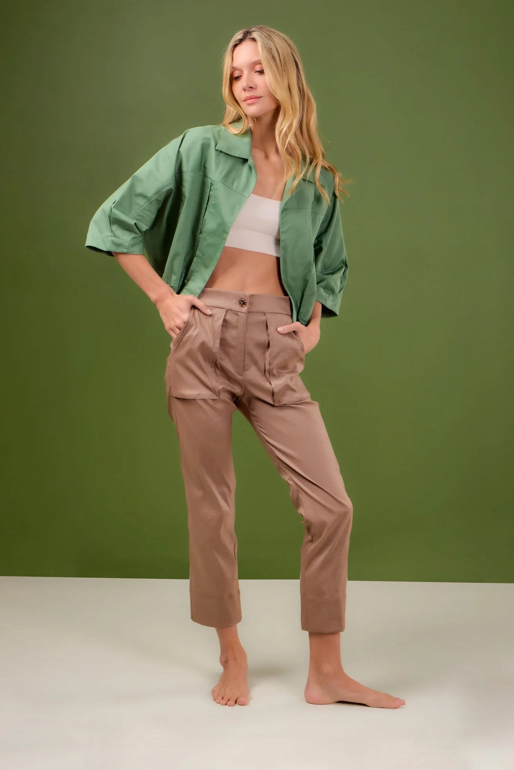 Pantalón Pacifista ANARIAS Atelier en color Mocha — vista frontal completa, silueta de pie