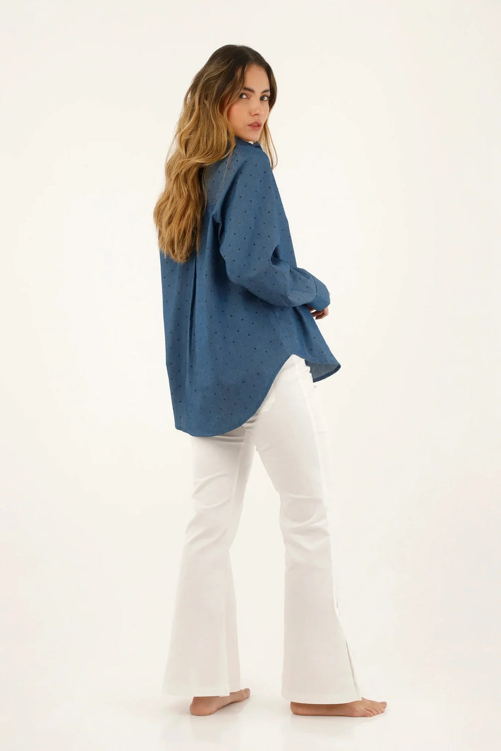Pantalón Ritual ANARIAS Atelier en Kaky — look de temporada, vista lateral