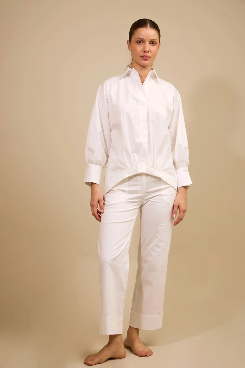 Pantalón Velero Blanco ANARIAS Atelier — detalle de pretina y bolsillos frontales