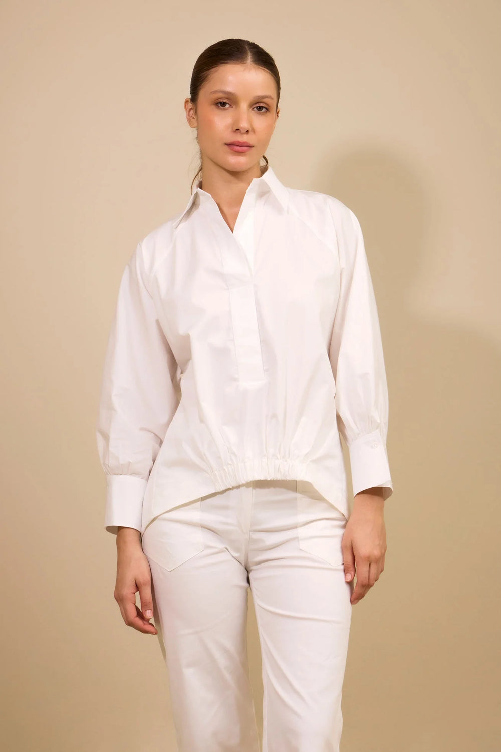 Pantalón Velero Blanco ANARIAS Atelier — vista lateral que muestra la caída y el largo