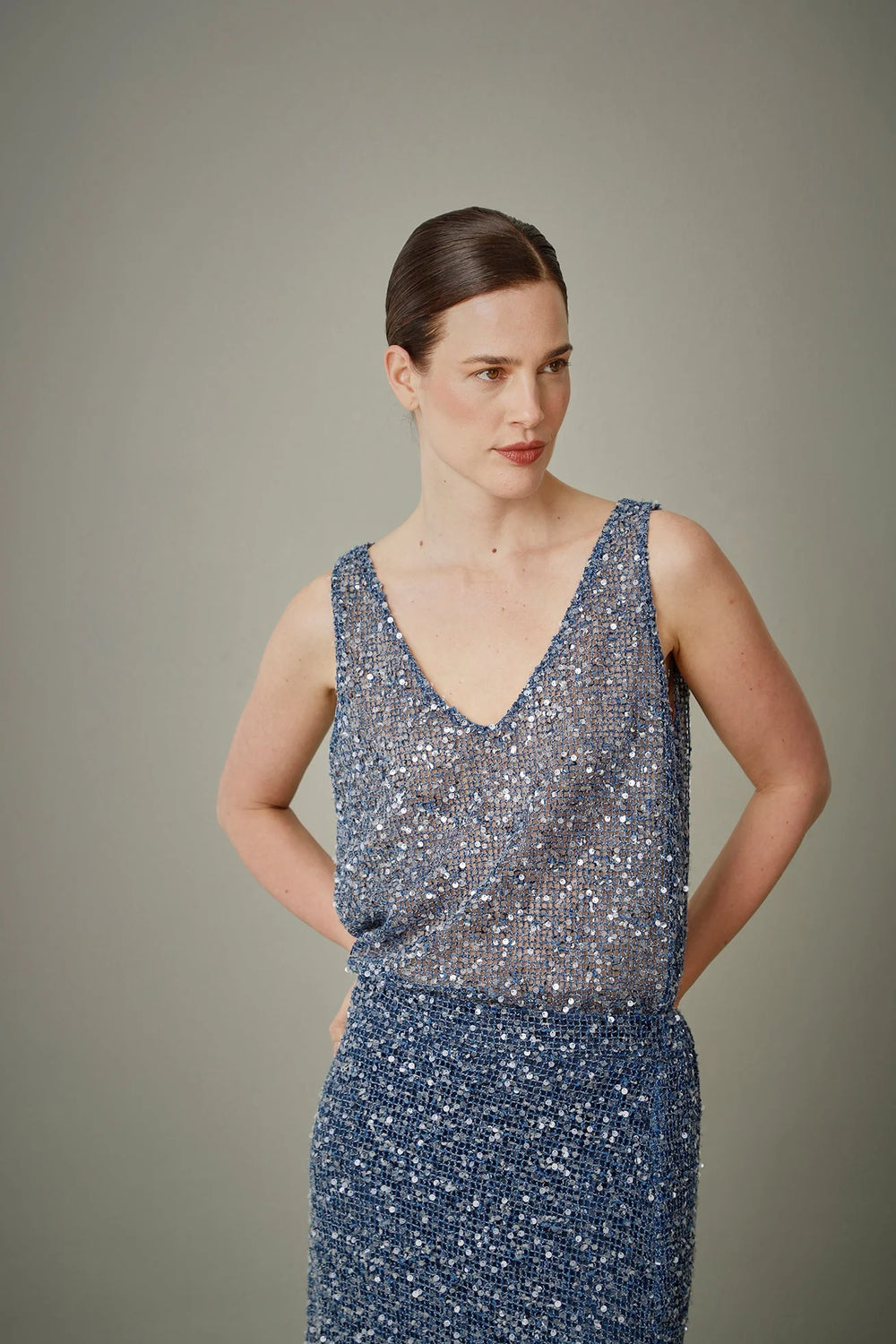 Top Hadar ANARIAS Atelier — tejido con lentejuelas y escote en V, vista frontal